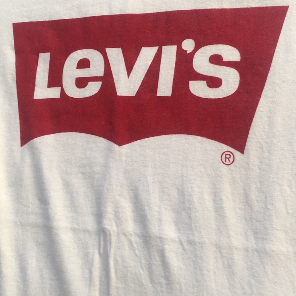 Levi’s girls shirt. White and red Classic. Large